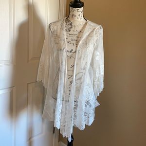 Lace Kimono in White